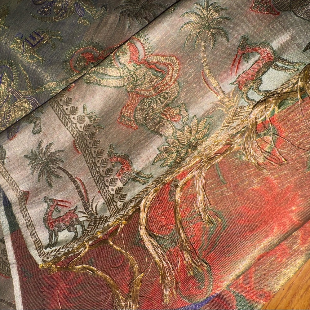 Beautiful Antique Silk Tapestry Cloth 68” - Picture 5 of 7